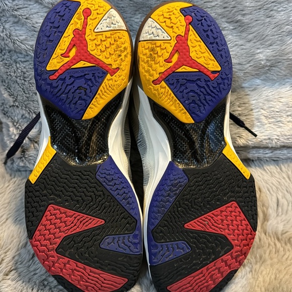 Nike Men”s Air Jordan XXXVII Basketball Shoes Size 11 Light Bone/Black - Picture 5 of 9